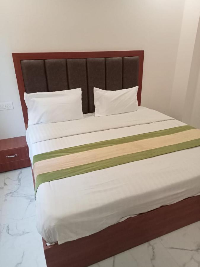 Hotel Kaushik Palace Haridwar Exterior photo